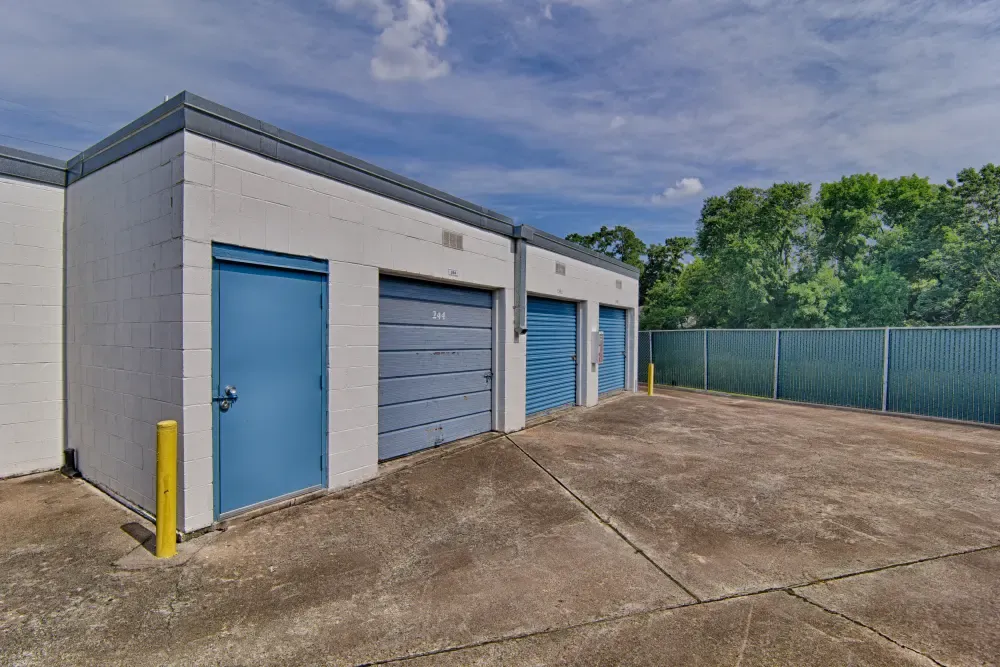 Outdoor storage roll-up doors at Rummel Creek Mini Storage.