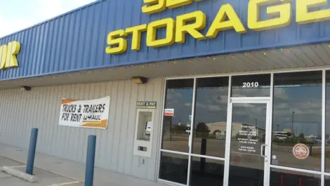 Front entrance of AmeriStor Self Storage
